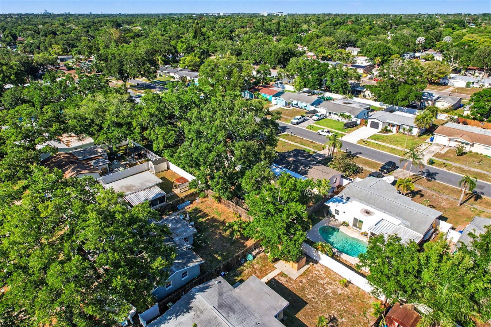 2220 LAUREN DR, LARGO, FL, 33774