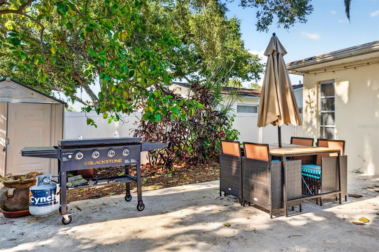 2220 LAUREN DR, LARGO, FL, 33774