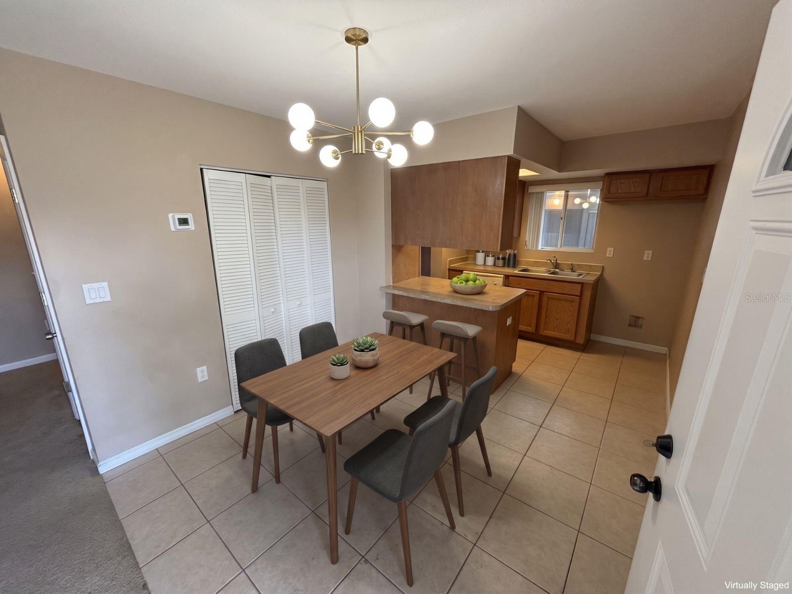 5568 GREEN SHADOWS PL #21-1, ORLANDO, FL, 32811