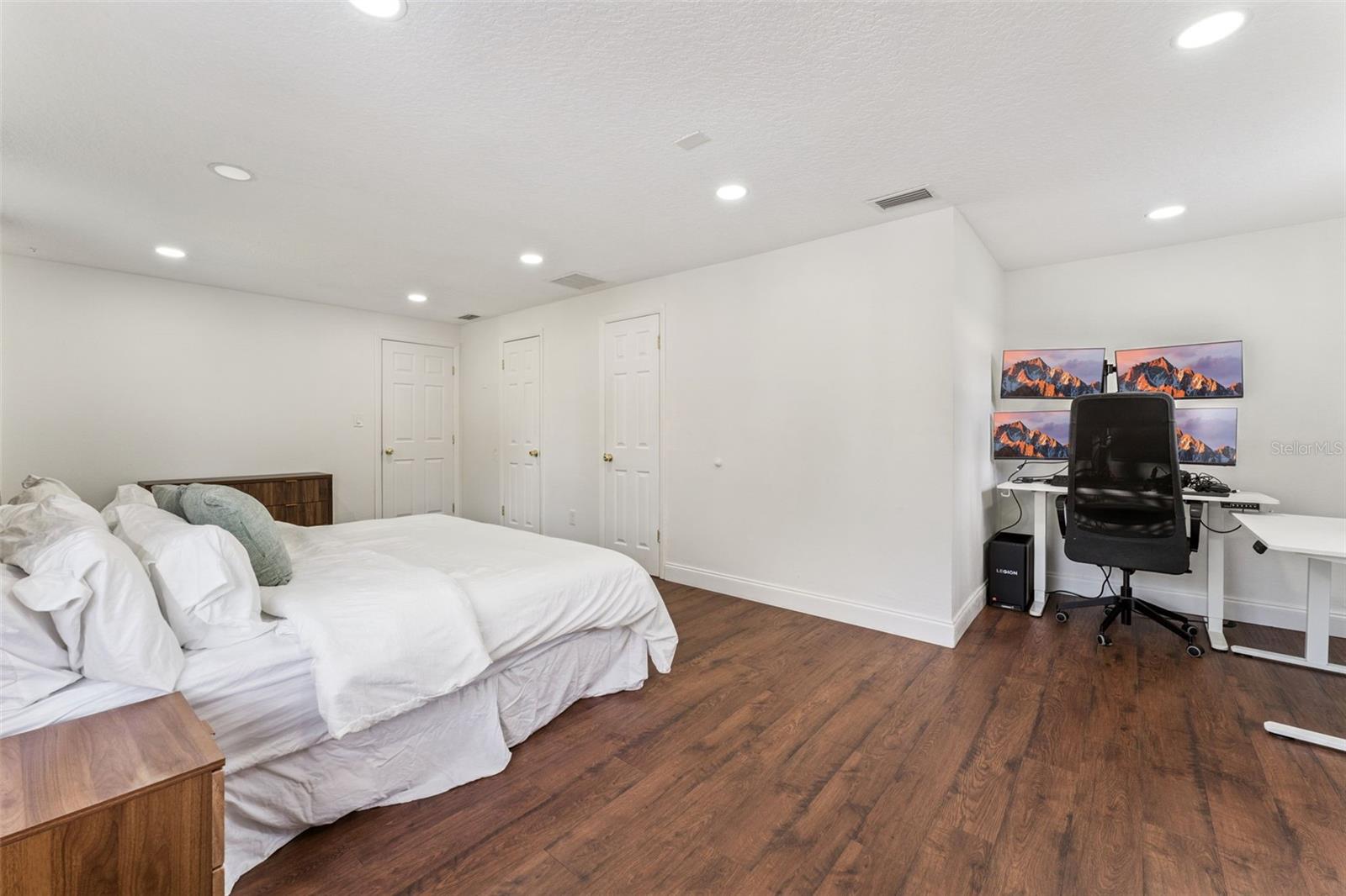 670 VINCENT DR, MOUNT DORA, FL, 32757