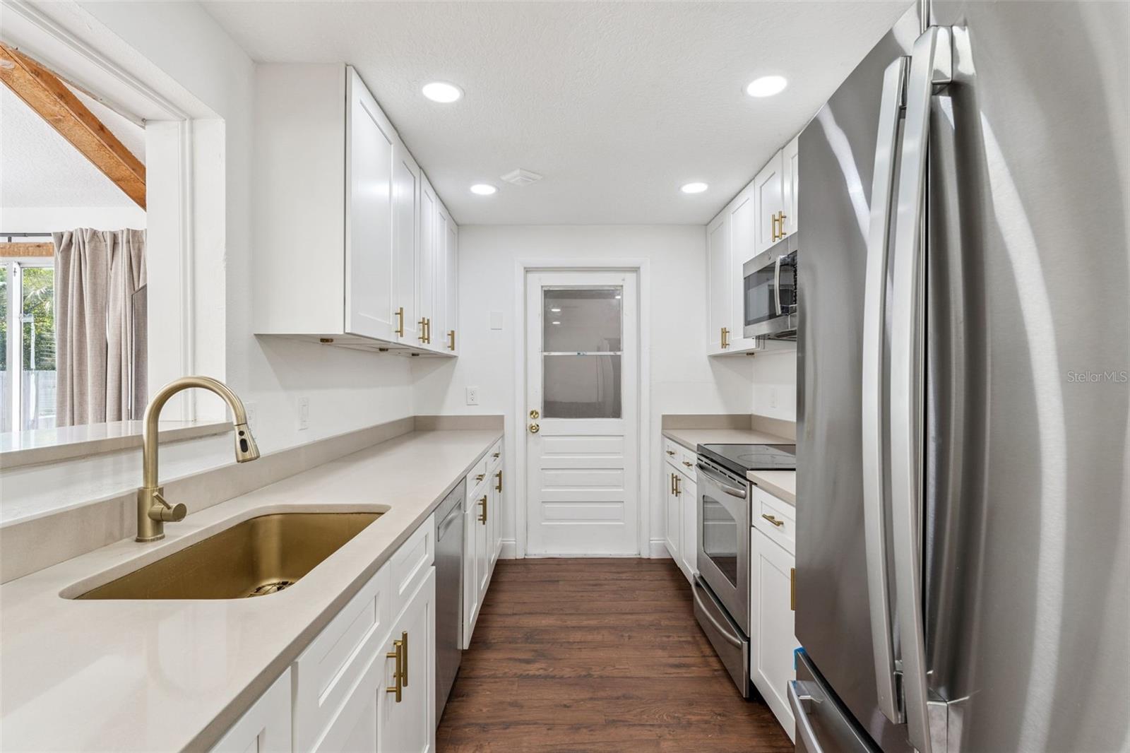 670 VINCENT DR, MOUNT DORA, FL, 32757