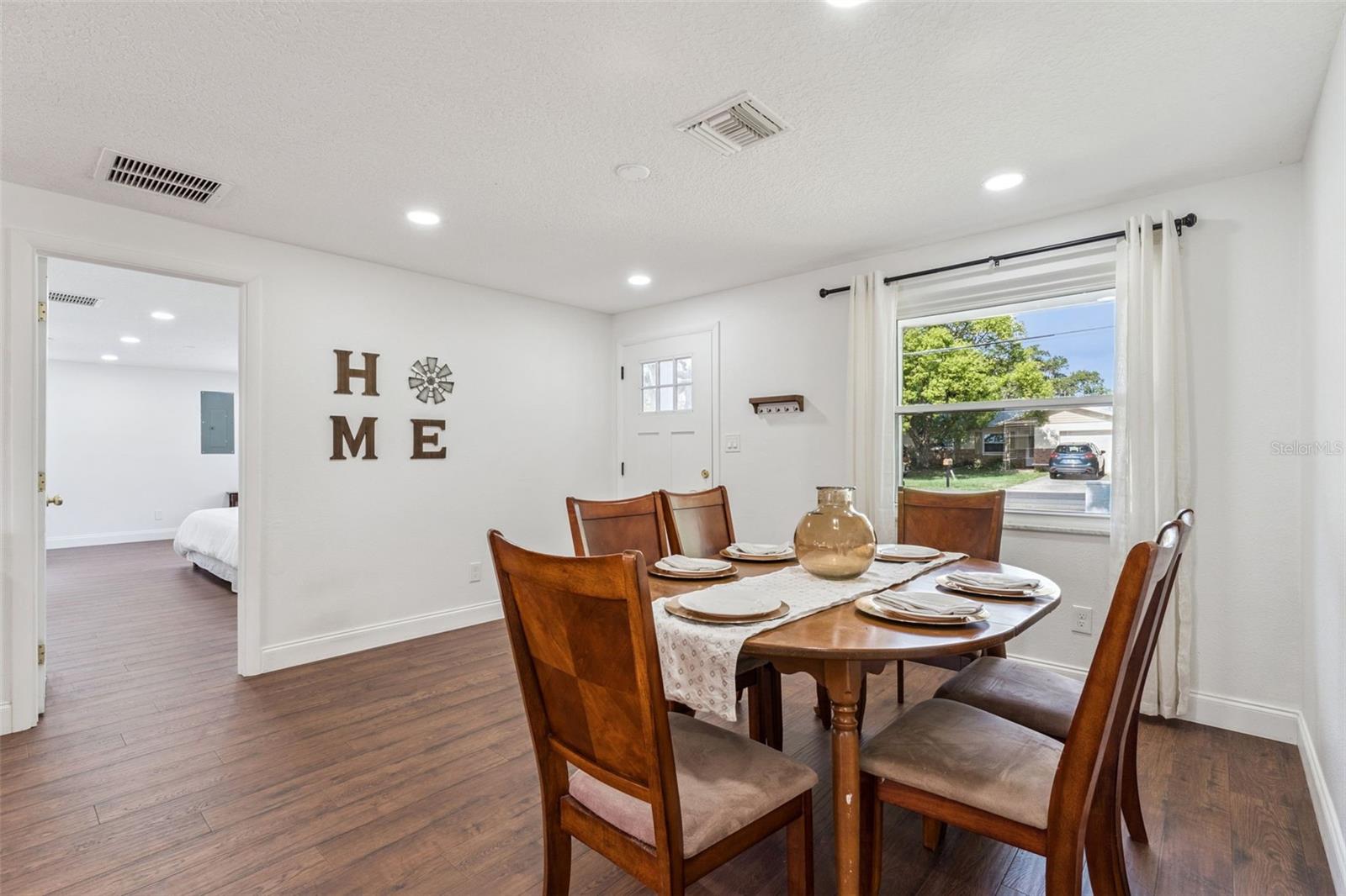 670 VINCENT DR, MOUNT DORA, FL, 32757
