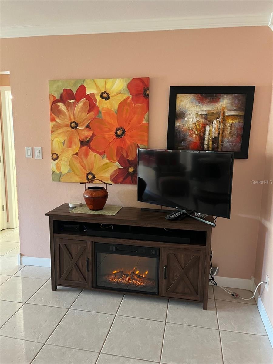 8372 CANDLEWOOD RD, SEMINOLE, FL, 33777