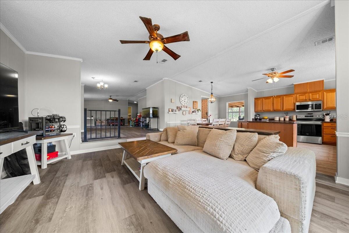 18585 N HIGHWAY 329, REDDICK, FL, 32686