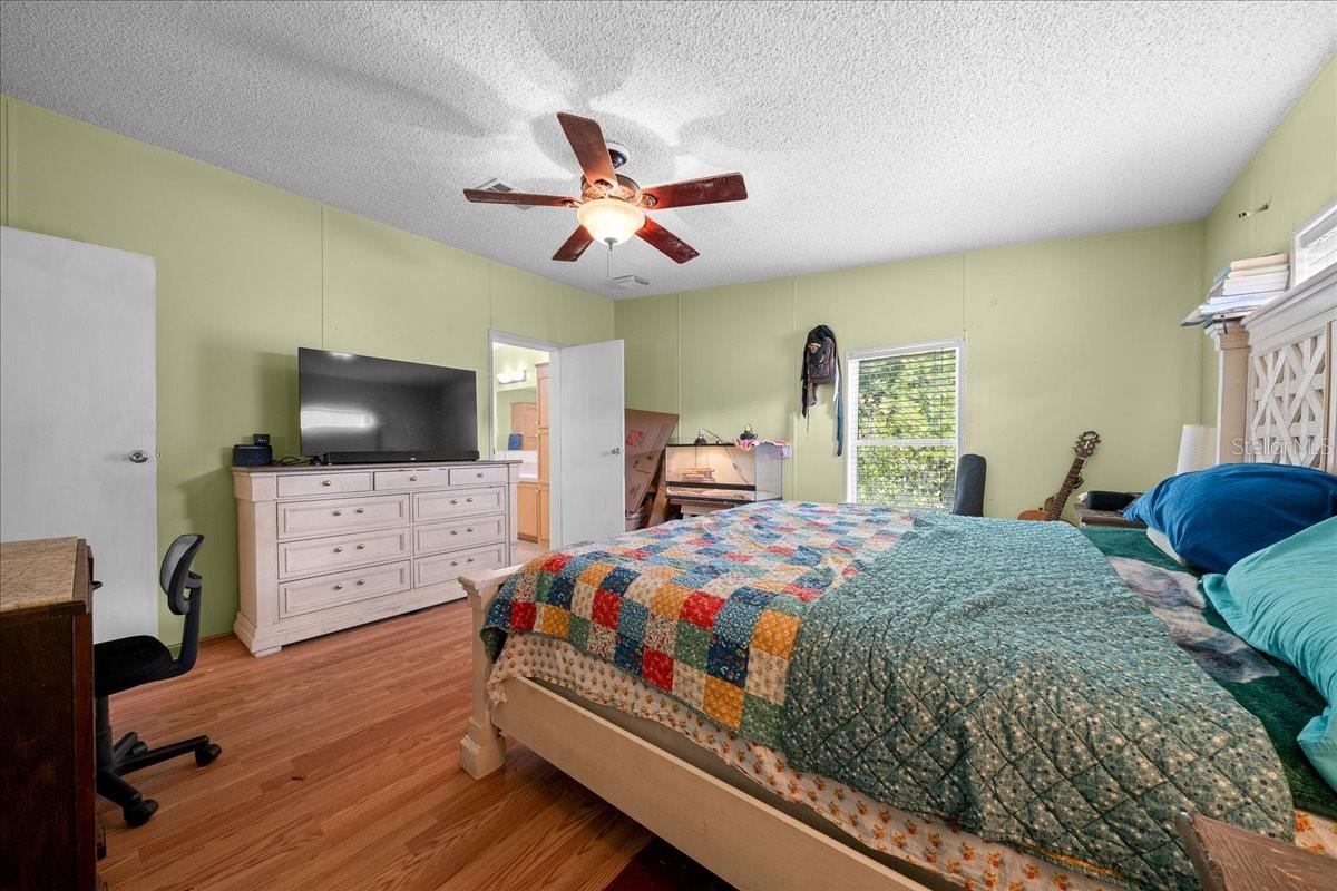 18585 N HIGHWAY 329, REDDICK, FL, 32686