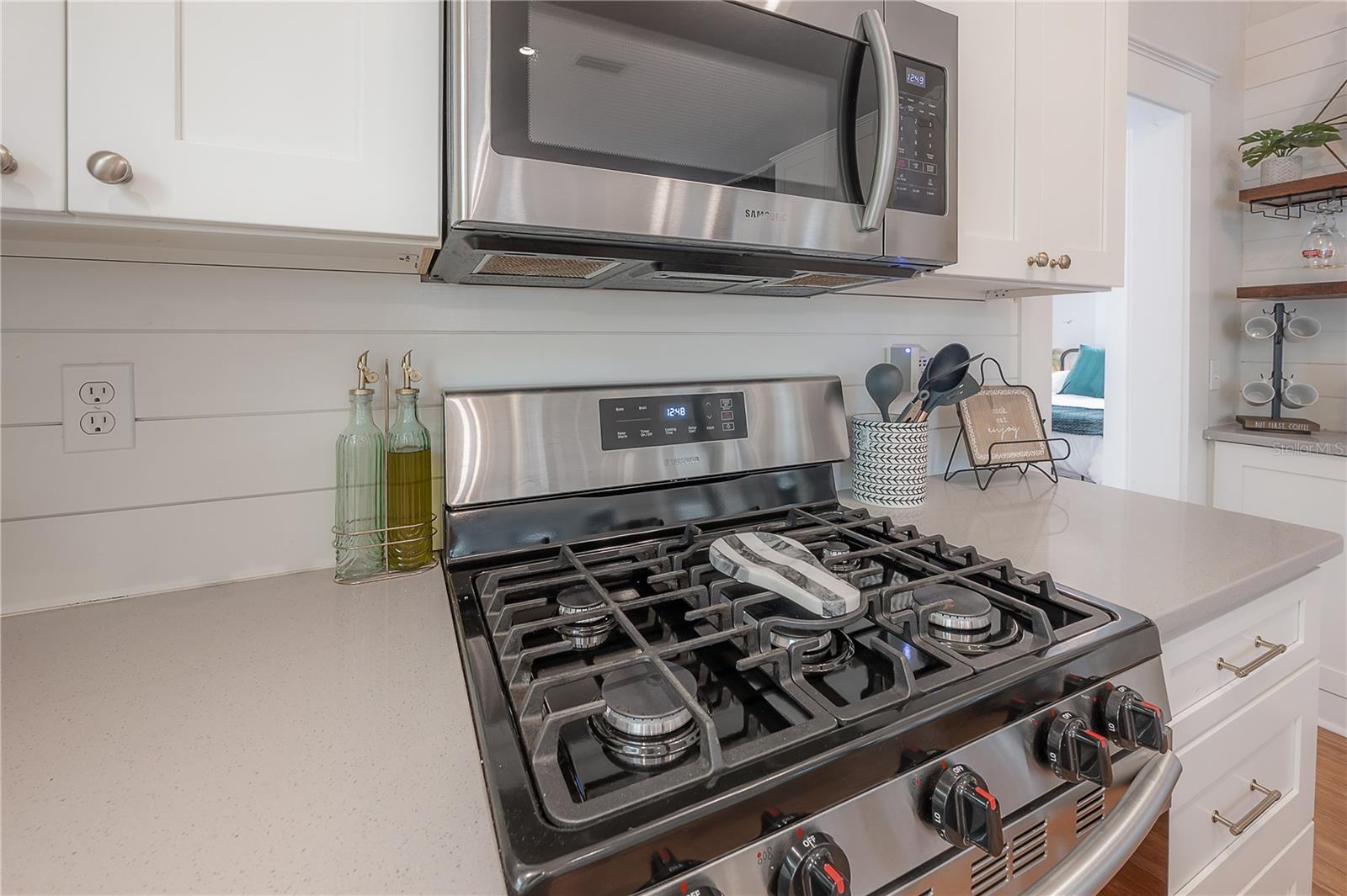 1010 E CURTIS ST, TAMPA, FL, 33603