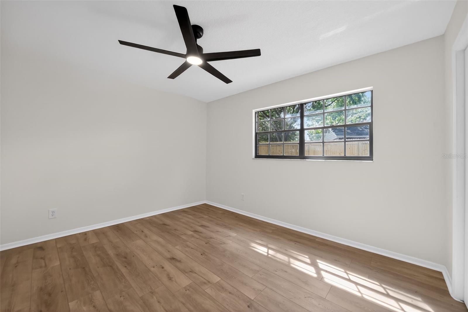 637 W LAKESHORE DR, CLERMONT, FL, 34711