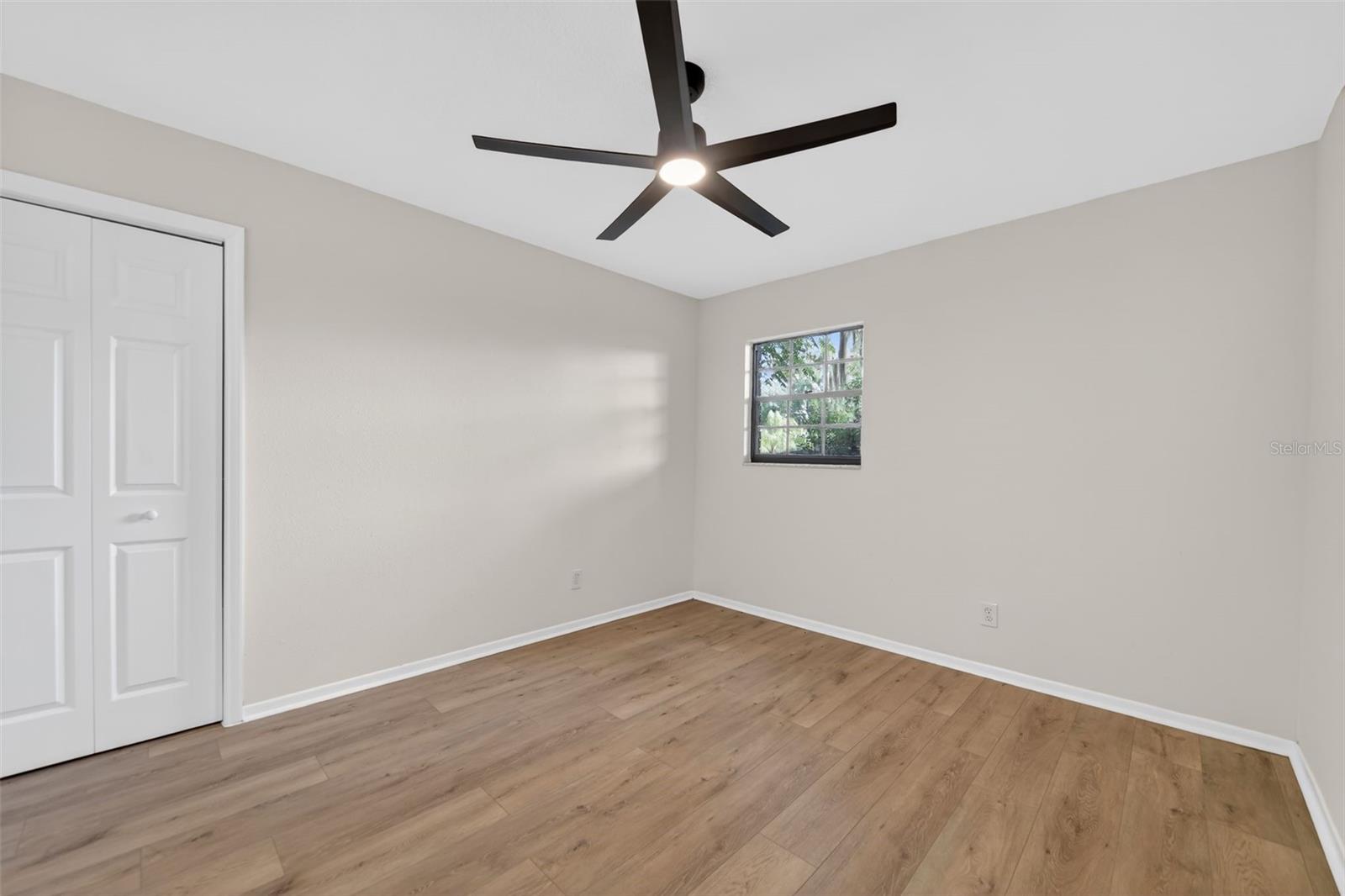 637 W LAKESHORE DR, CLERMONT, FL, 34711