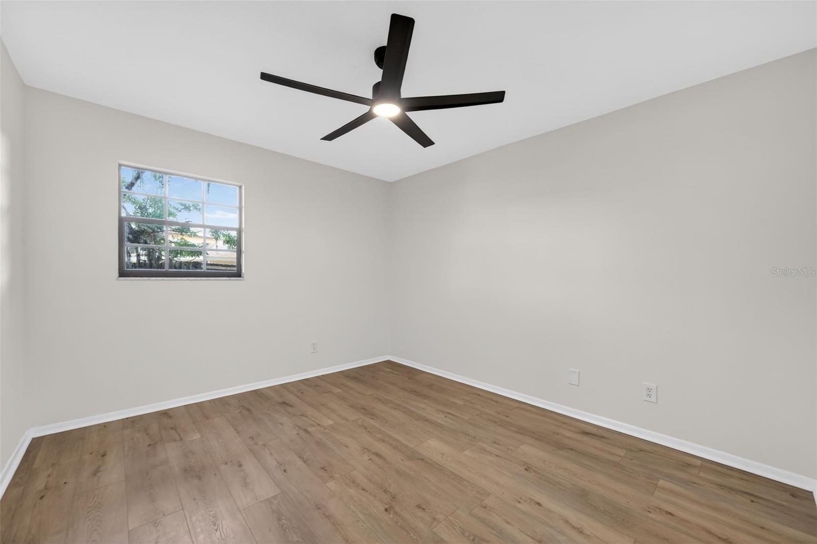 637 W LAKESHORE DR, CLERMONT, FL, 34711