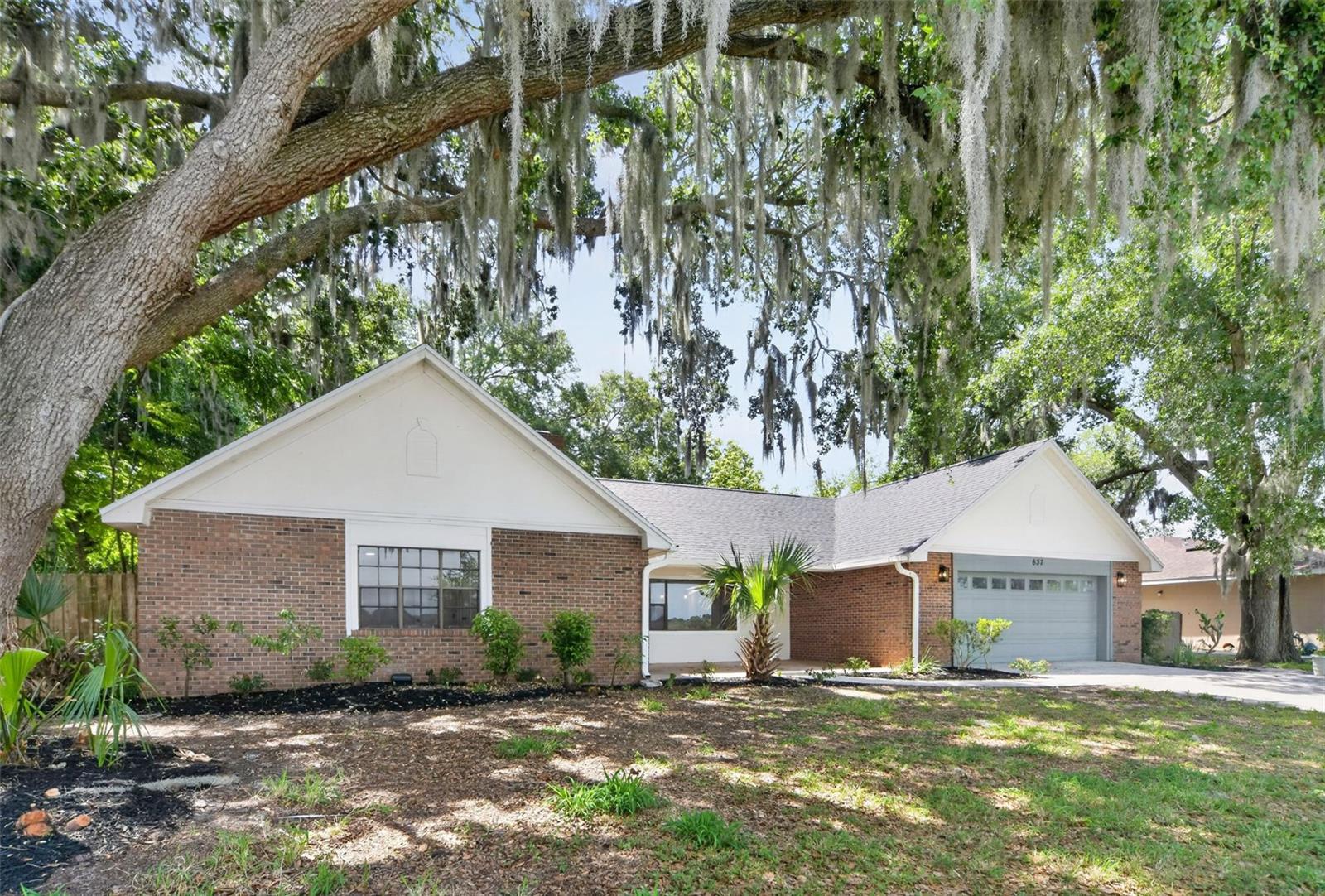637 W LAKESHORE DR, CLERMONT, FL, 34711