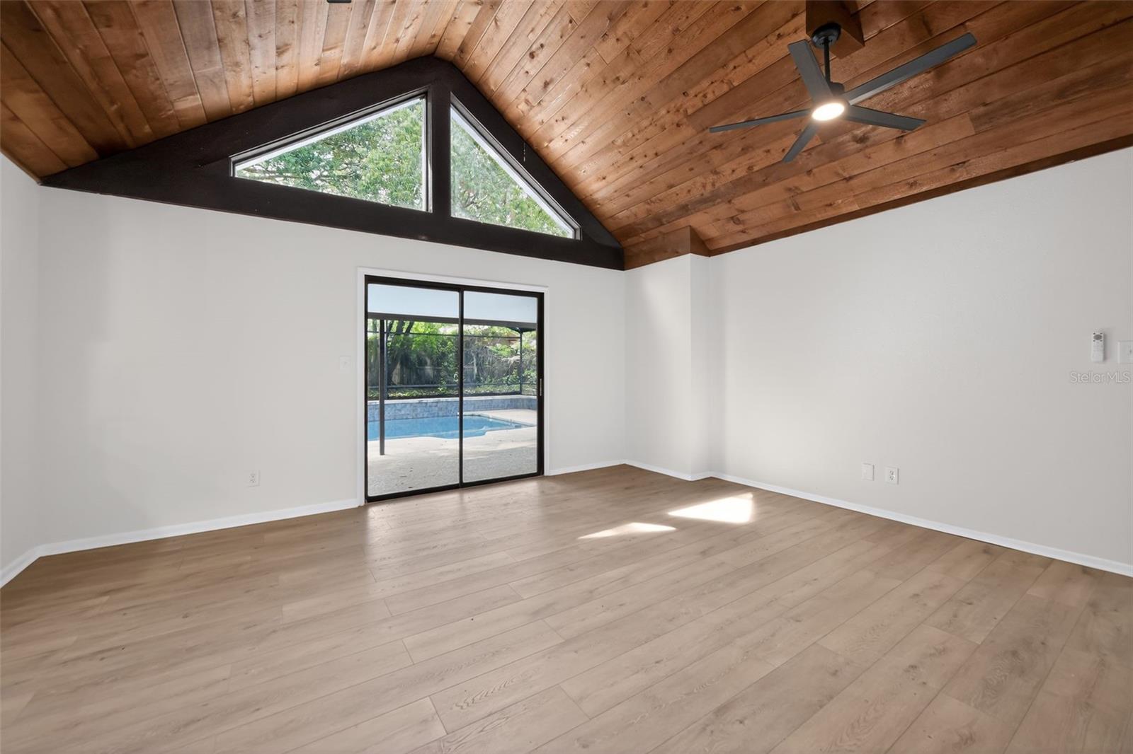 637 W LAKESHORE DR, CLERMONT, FL, 34711