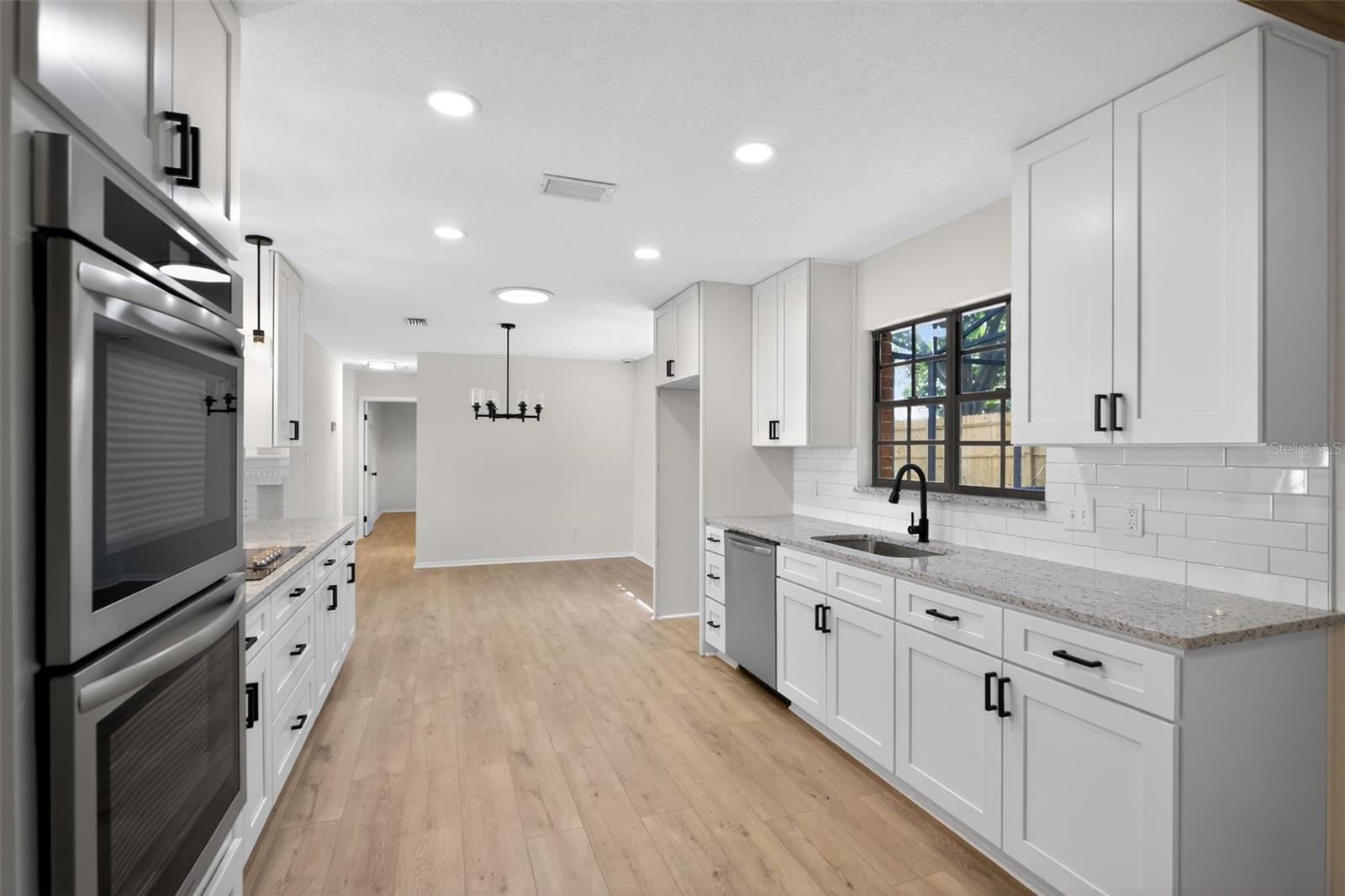 637 W LAKESHORE DR, CLERMONT, FL, 34711