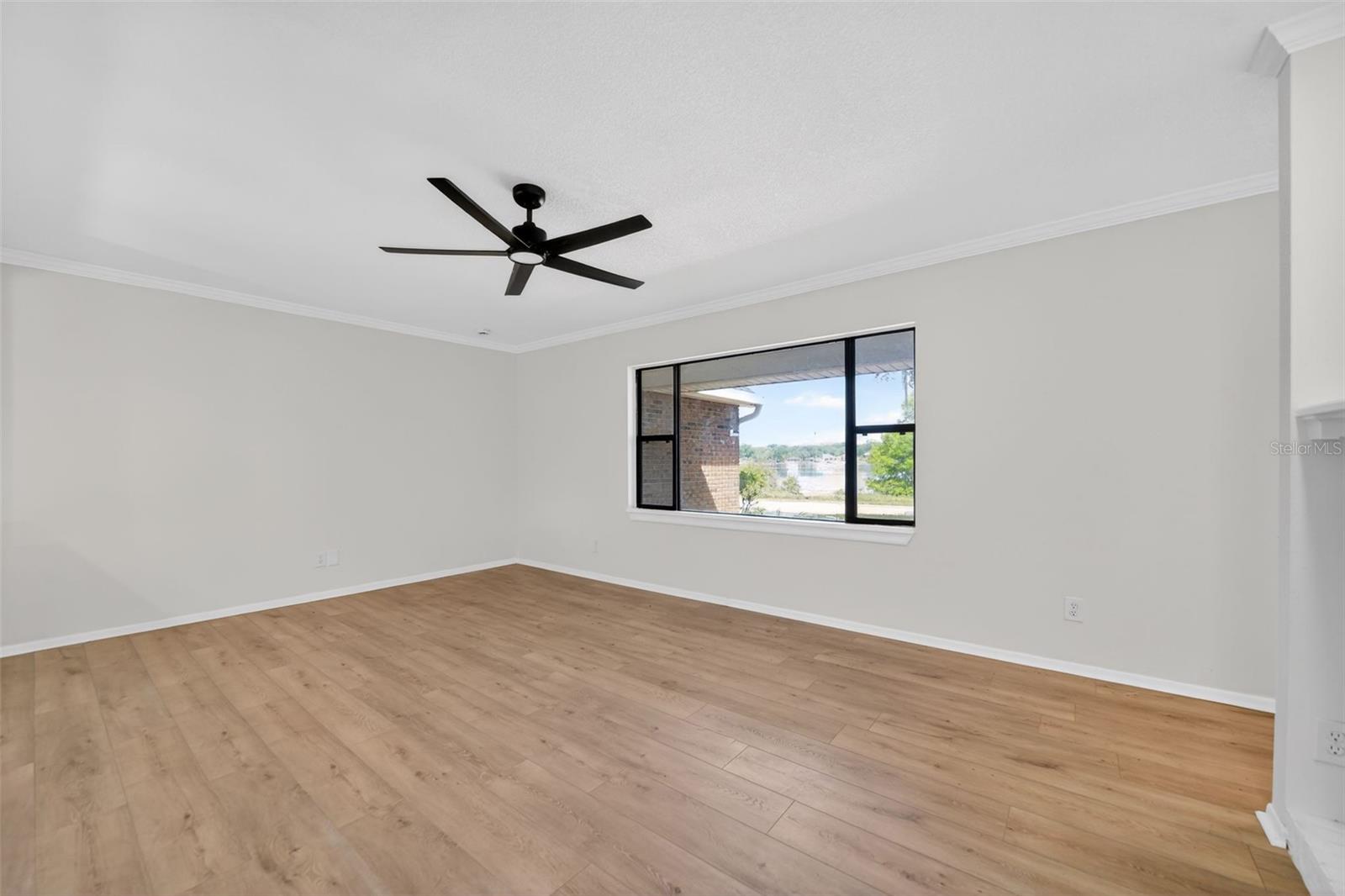 637 W LAKESHORE DR, CLERMONT, FL, 34711