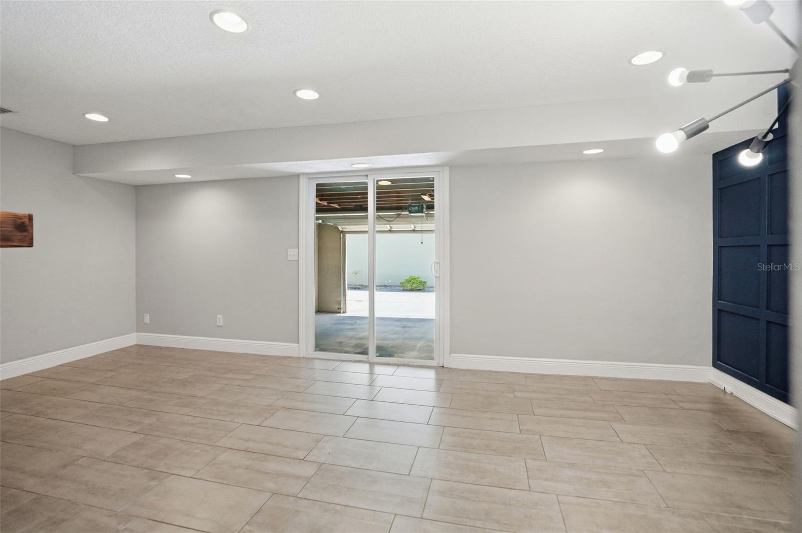 727 N HIMES AVE, TAMPA, FL, 33609