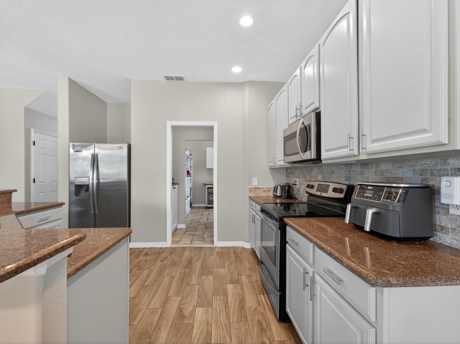 24215 WELDON DR, EUSTIS, FL, 32736