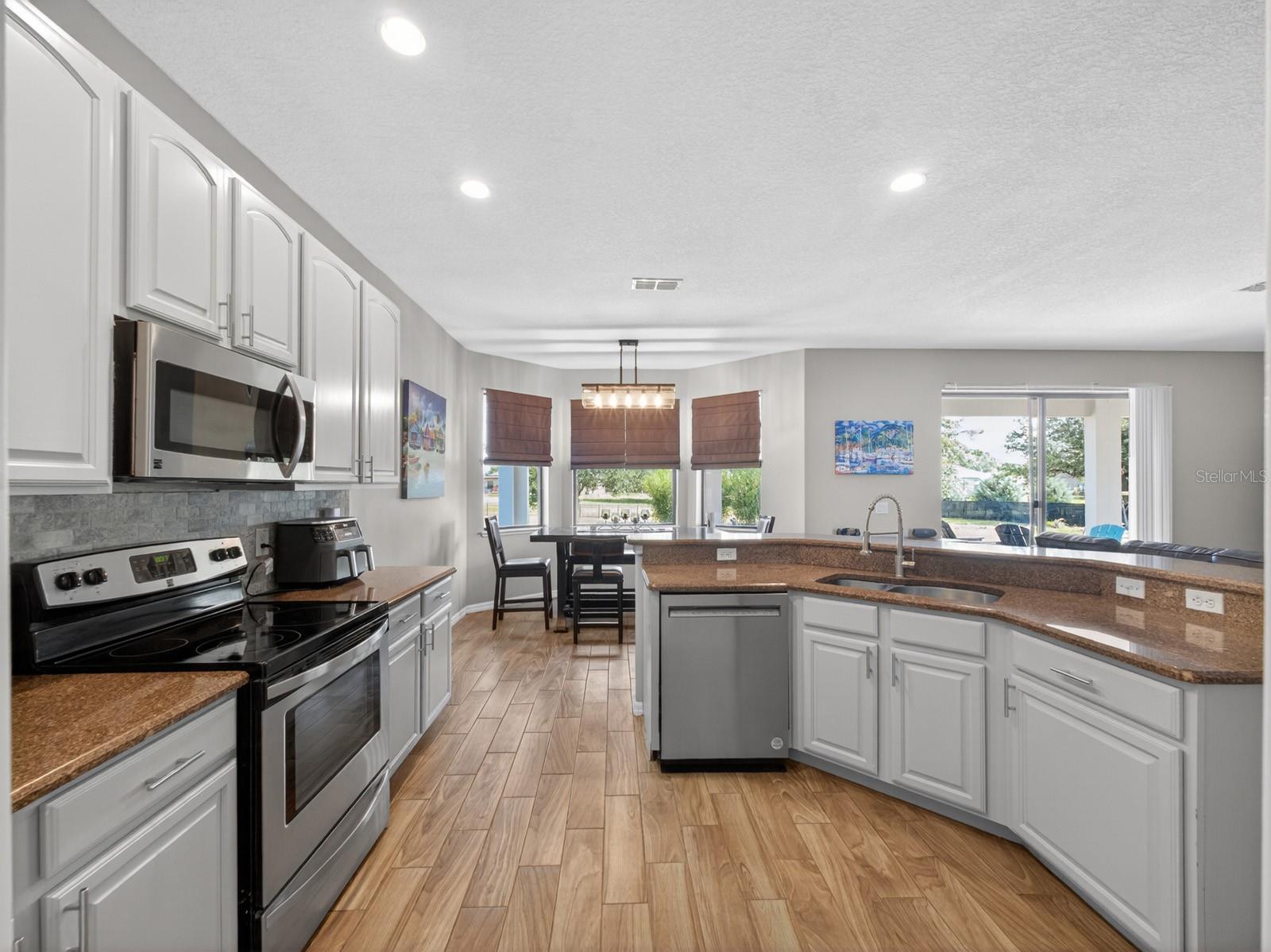 24215 WELDON DR, EUSTIS, FL, 32736