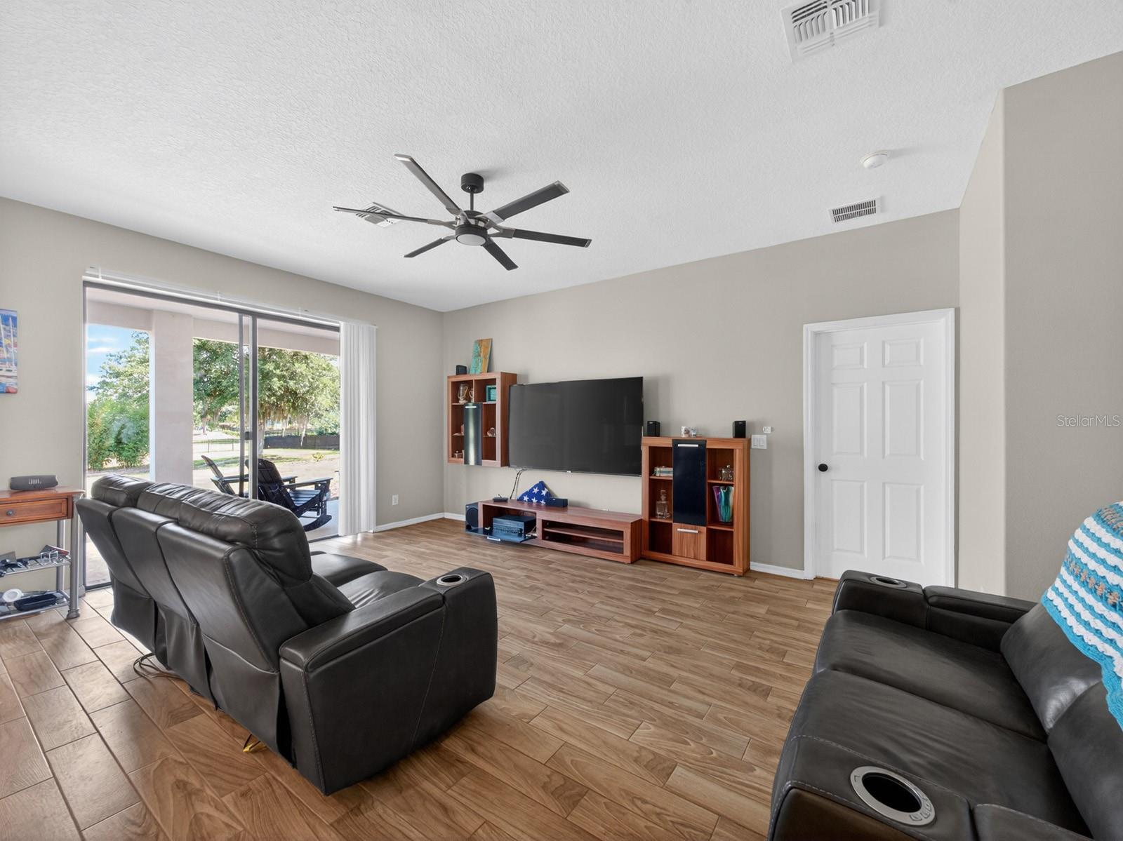 24215 WELDON DR, EUSTIS, FL, 32736