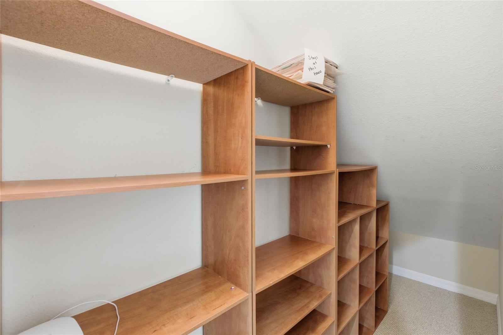 8309 OLD TOWN DR, TAMPA, FL, 33647