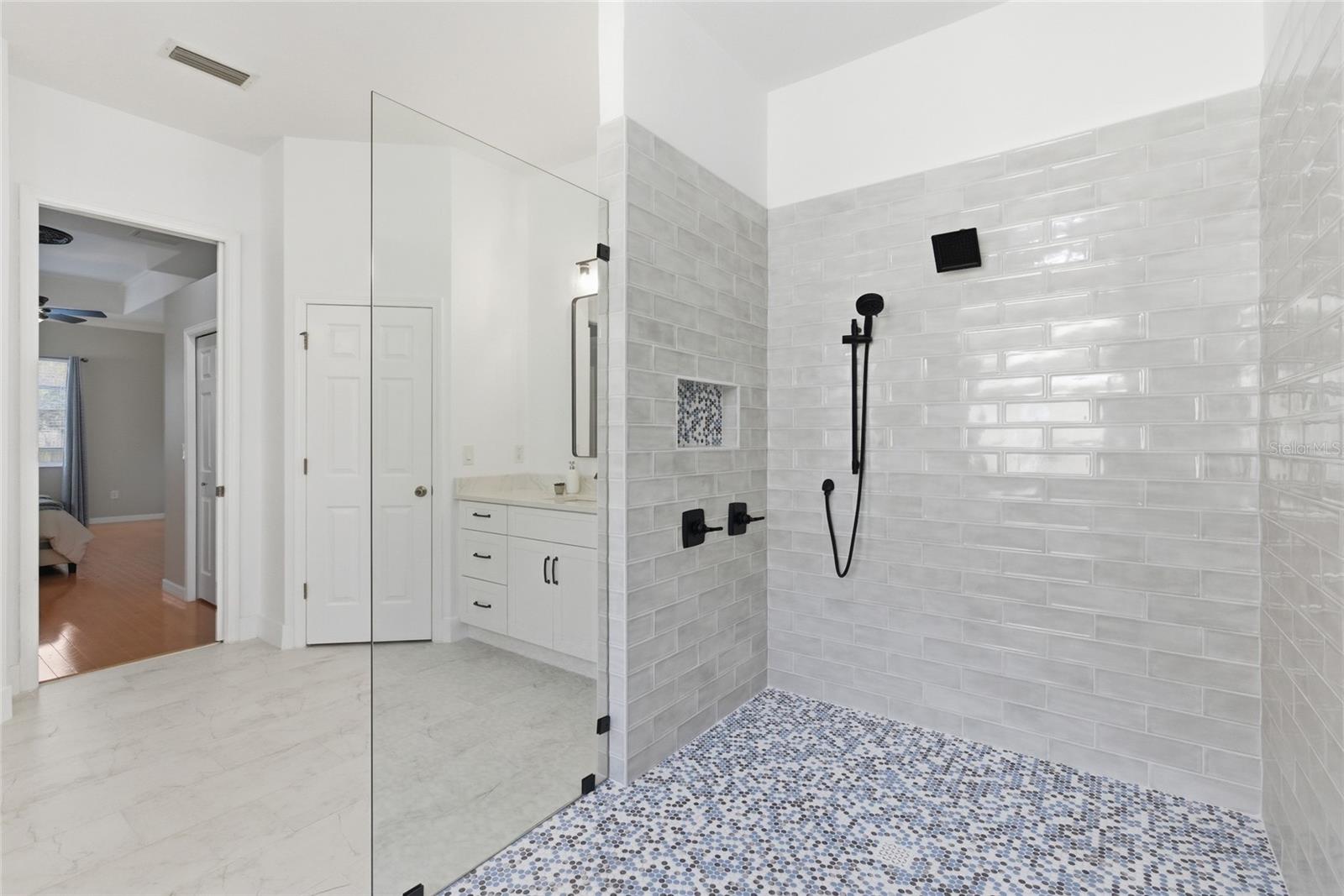 8309 OLD TOWN DR, TAMPA, FL, 33647