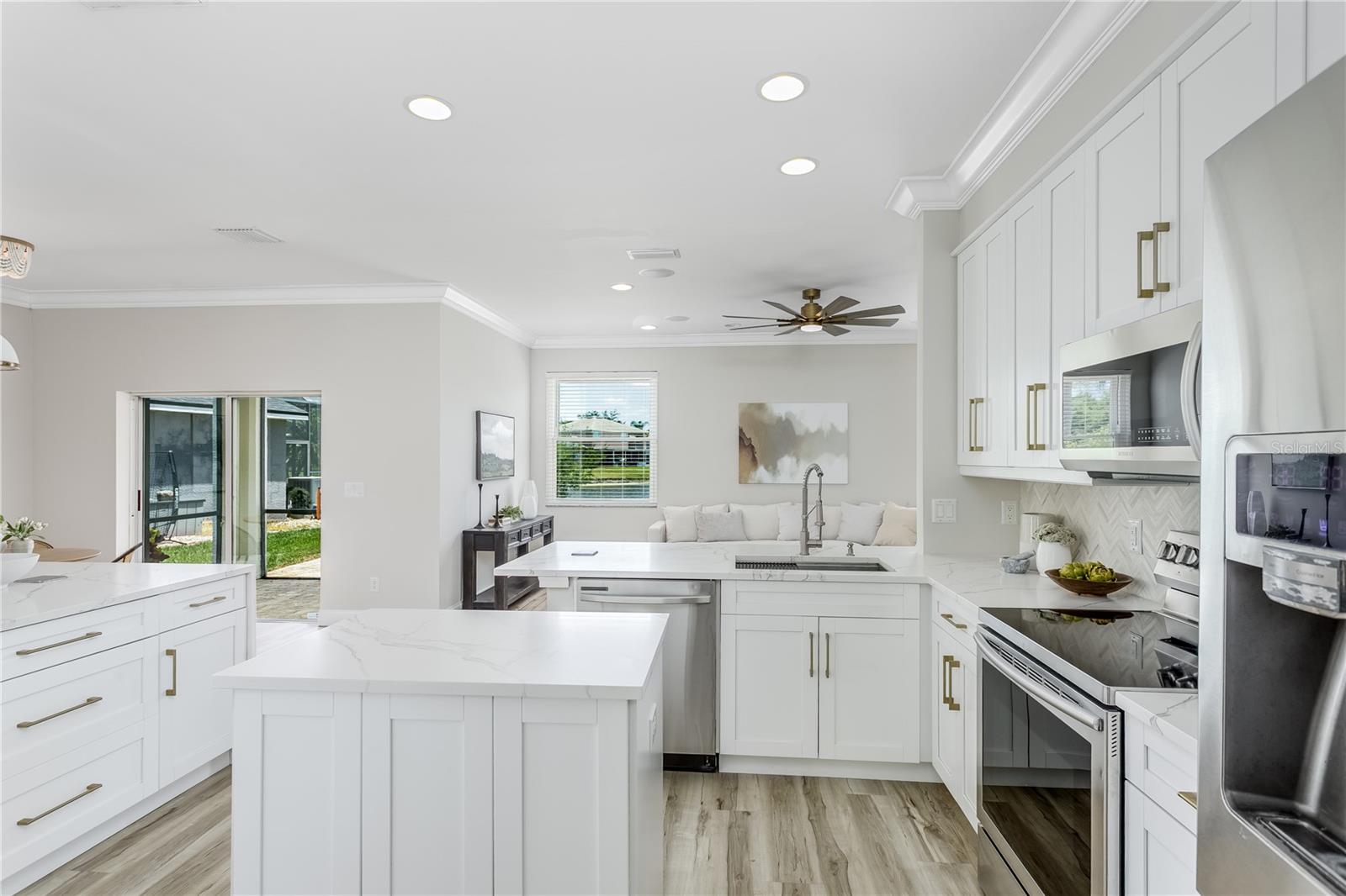 8518 TIDAL BAY LN, TAMPA, FL, 33635
