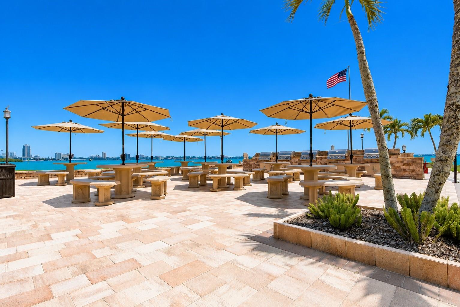 800 S GULFVIEW BLVD #908, CLEARWATER BEACH, FL, 33767