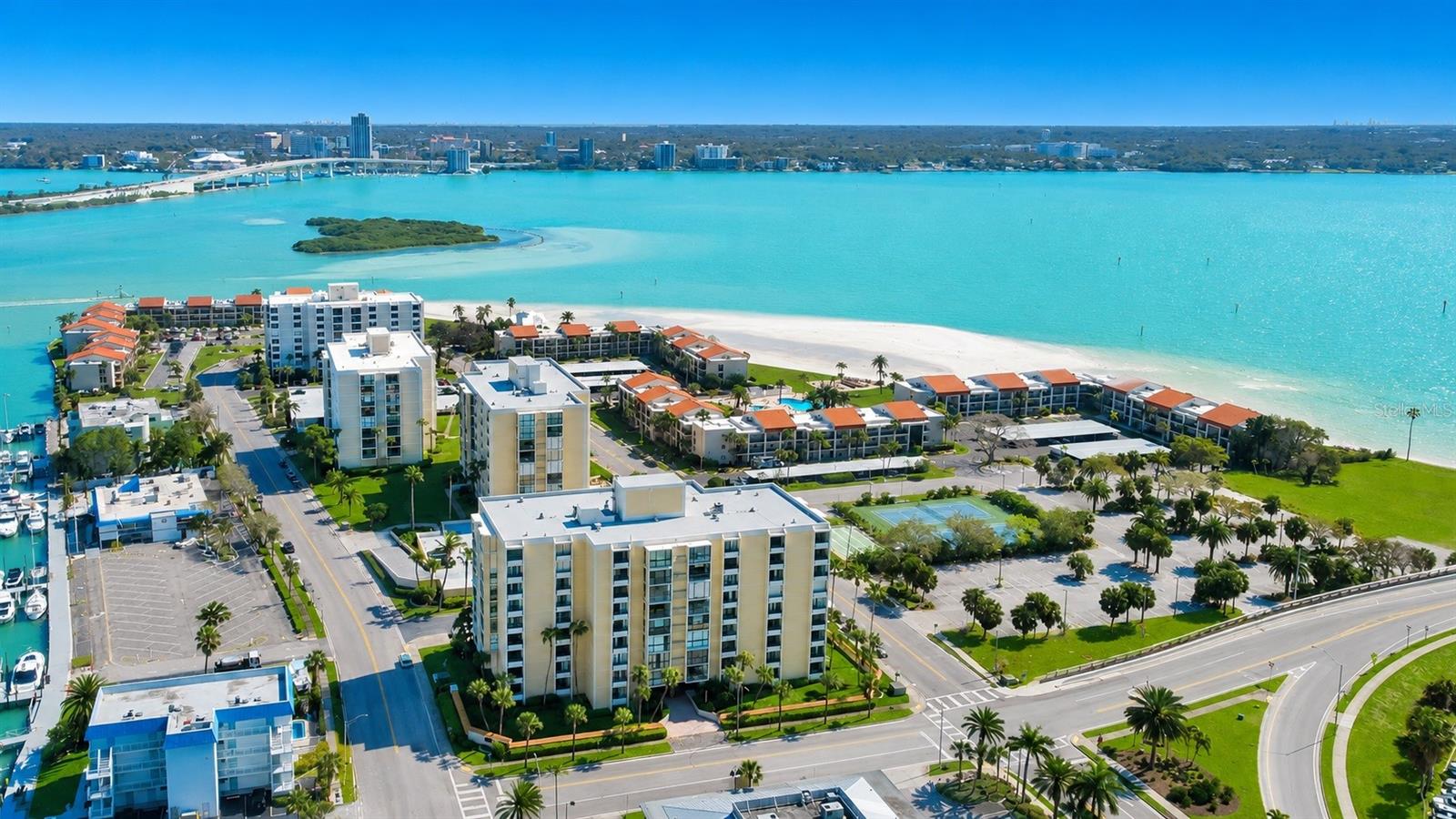 800 S GULFVIEW BLVD #908, CLEARWATER BEACH, FL, 33767