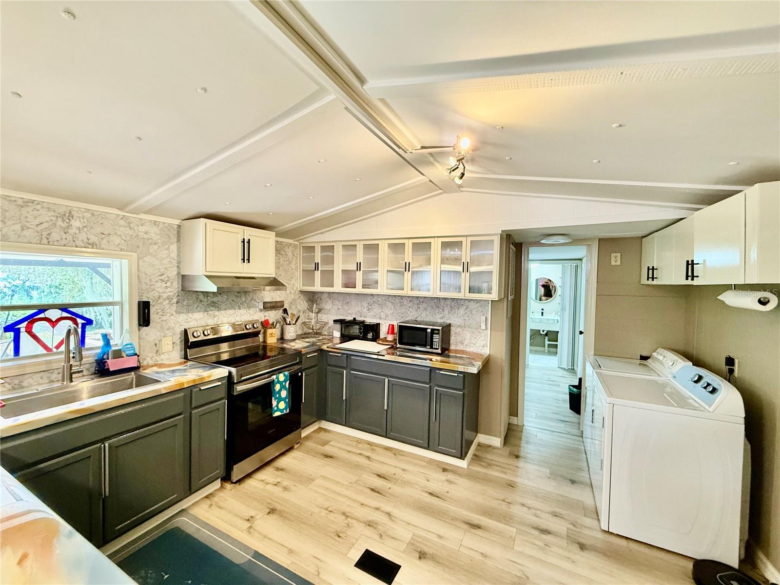 208 ASHLEY ST, HAWTHORNE, FL, 32640
