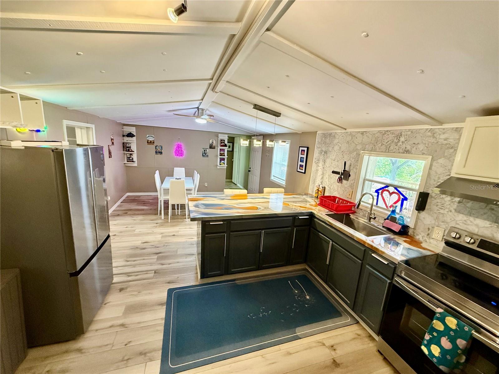 208 ASHLEY ST, HAWTHORNE, FL, 32640