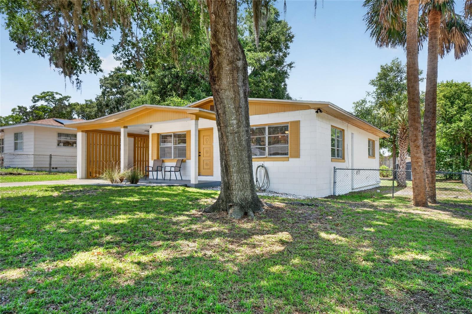 529 E GOTTSCHE AVE, EUSTIS, FL, 32726