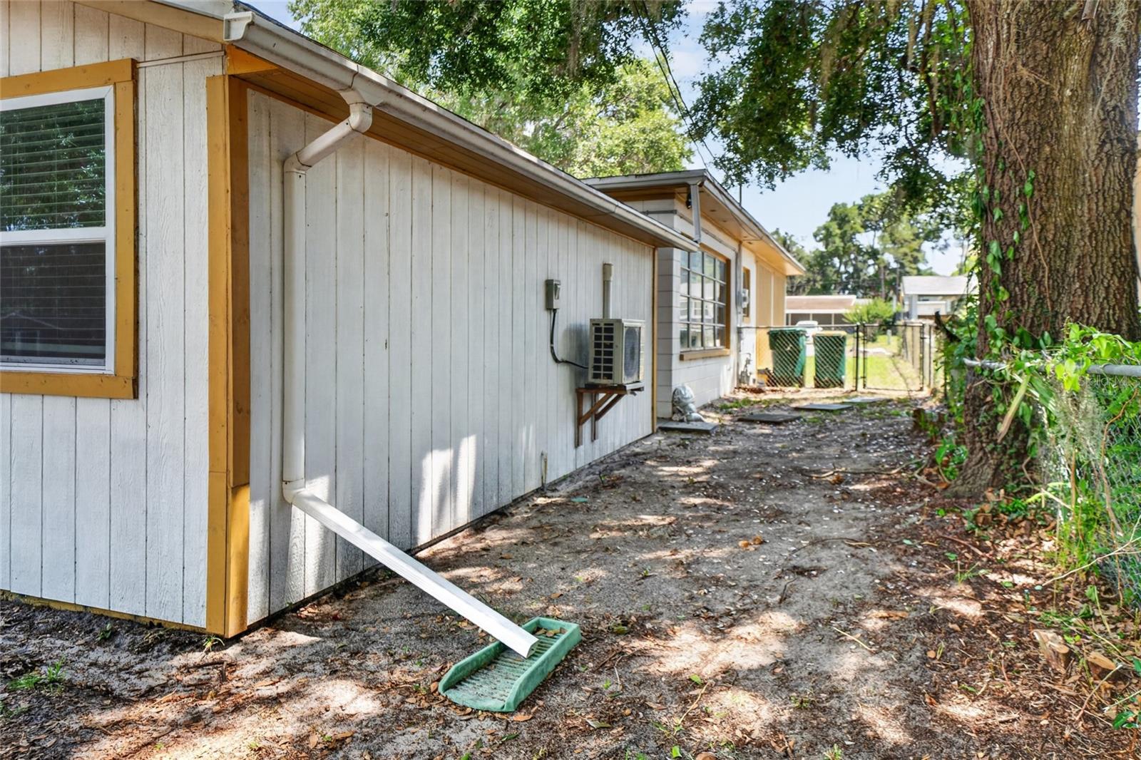 529 E GOTTSCHE AVE, EUSTIS, FL, 32726