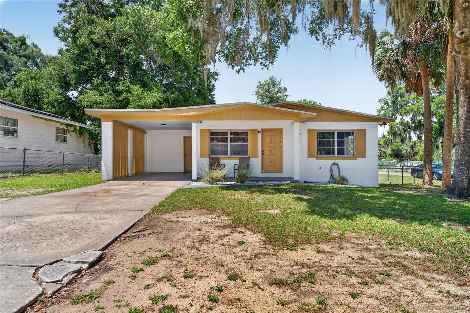 529 E GOTTSCHE AVE, EUSTIS, FL, 32726