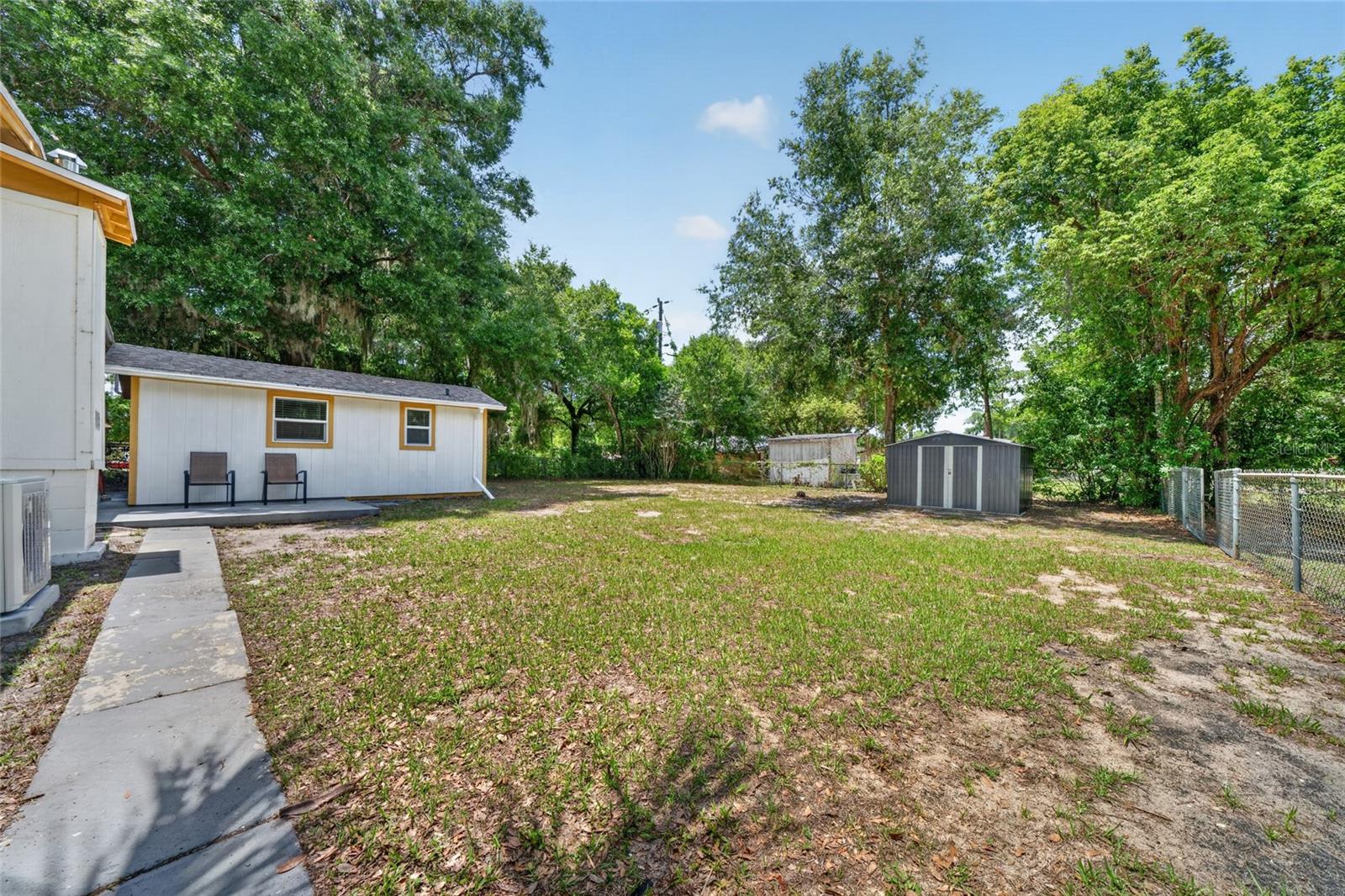 529 E GOTTSCHE AVE, EUSTIS, FL, 32726
