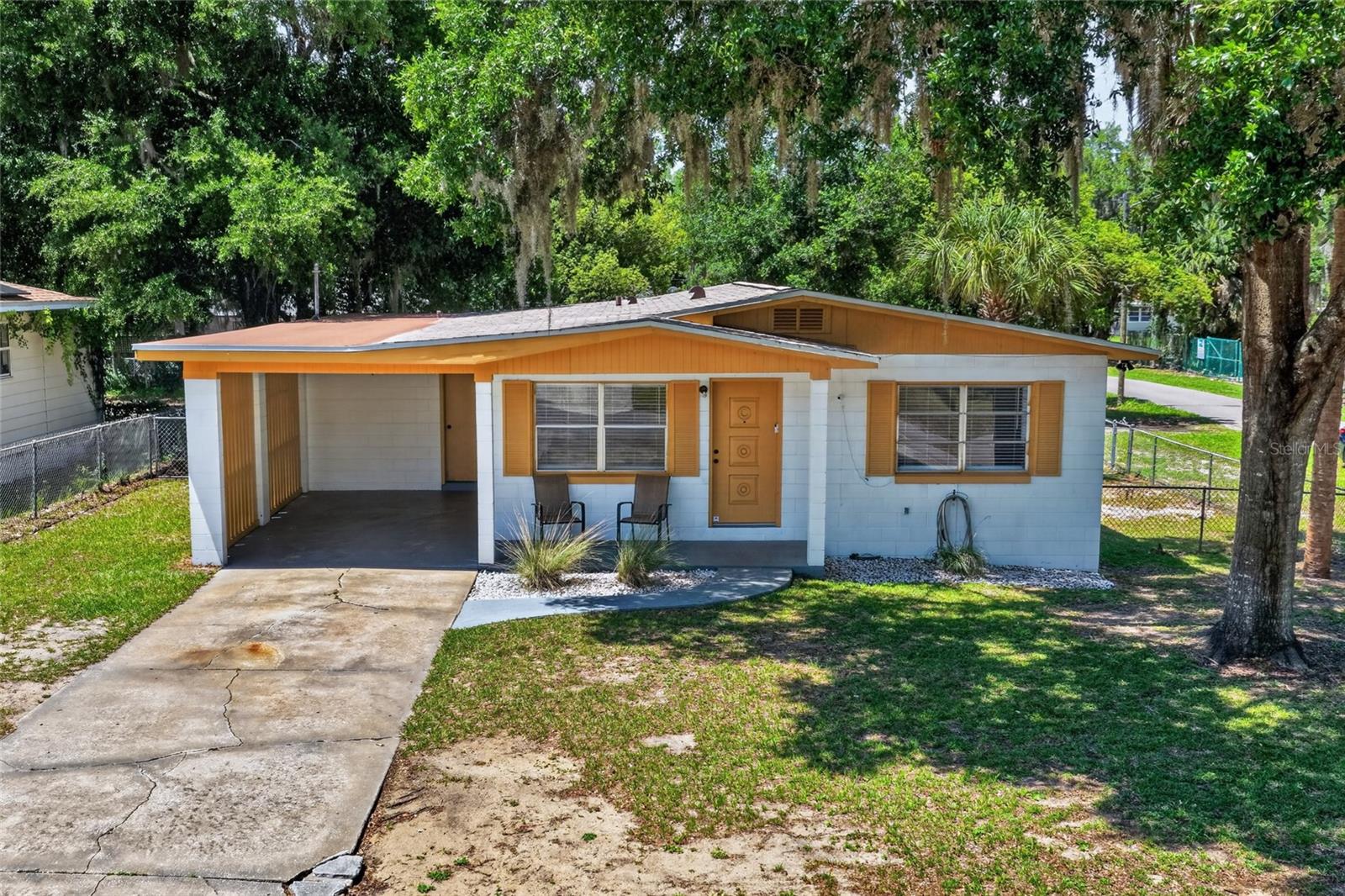 529 E GOTTSCHE AVE, EUSTIS, FL, 32726