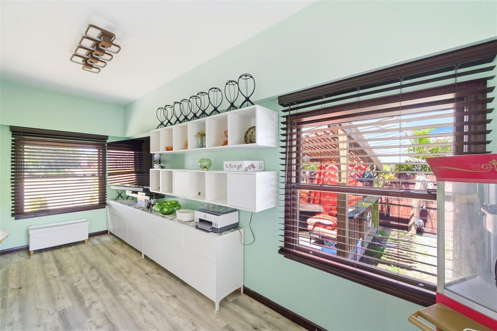4263 5TH AVE N, ST PETERSBURG, FL, 33713