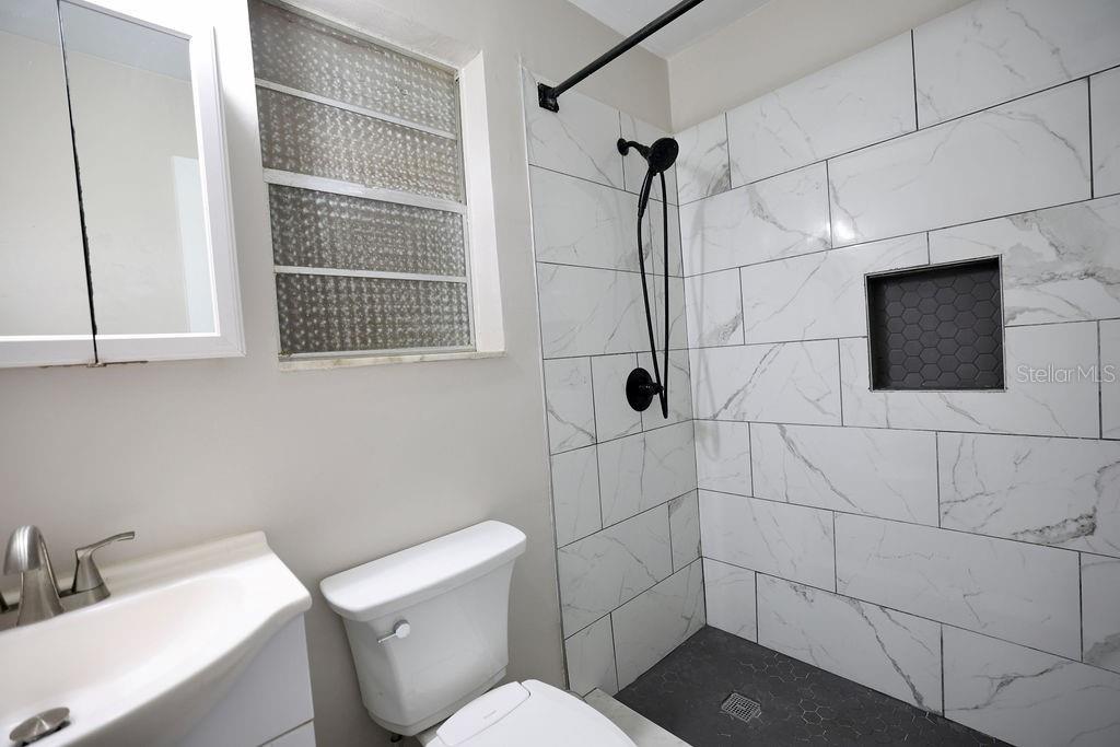 915 ROYAL OAK CT, HOLLY HILL, FL, 32117
