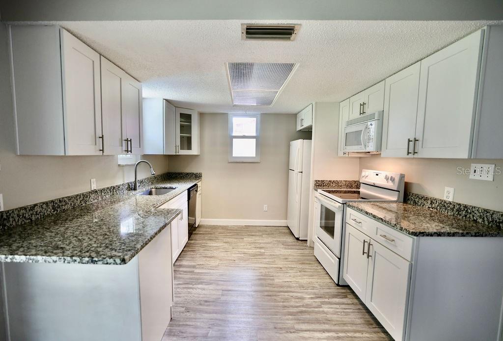 915 ROYAL OAK CT, HOLLY HILL, FL, 32117