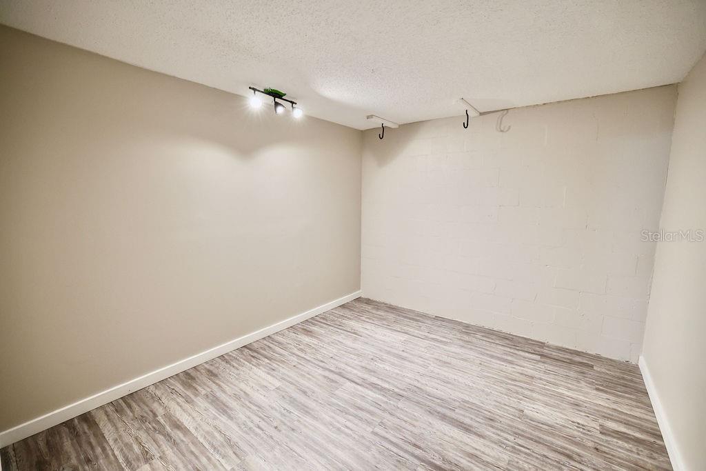 915 ROYAL OAK CT, HOLLY HILL, FL, 32117