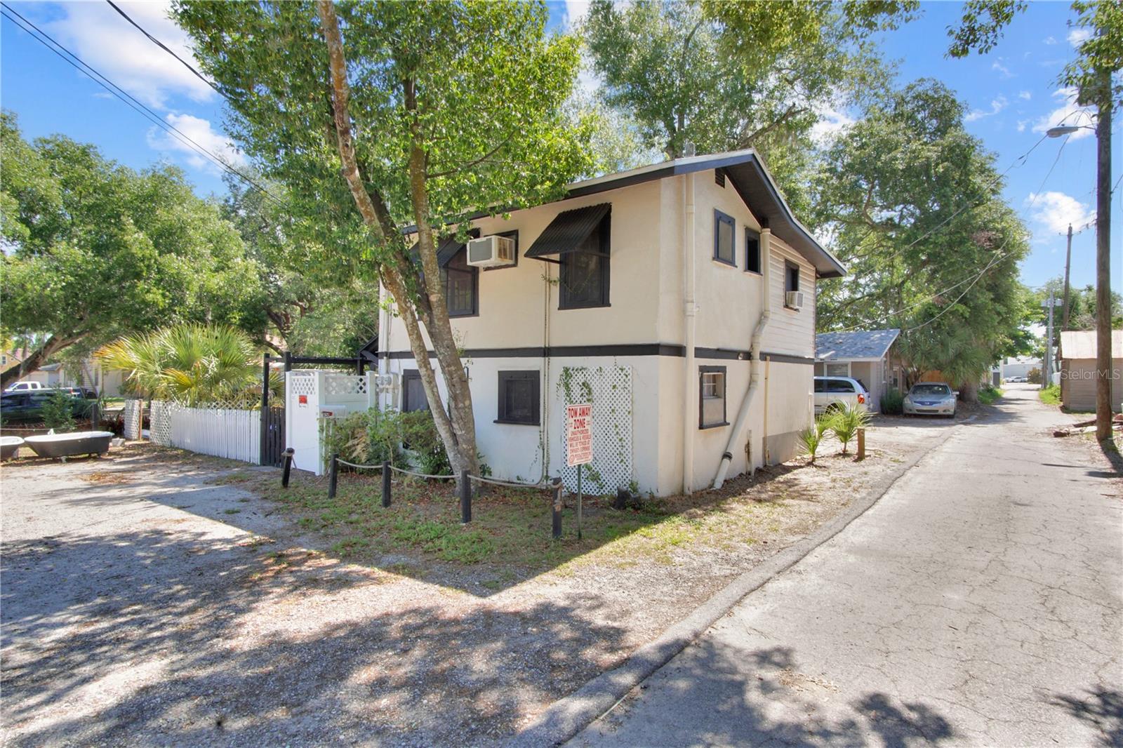 658 AVENUE B NW, WINTER HAVEN, FL, 33881