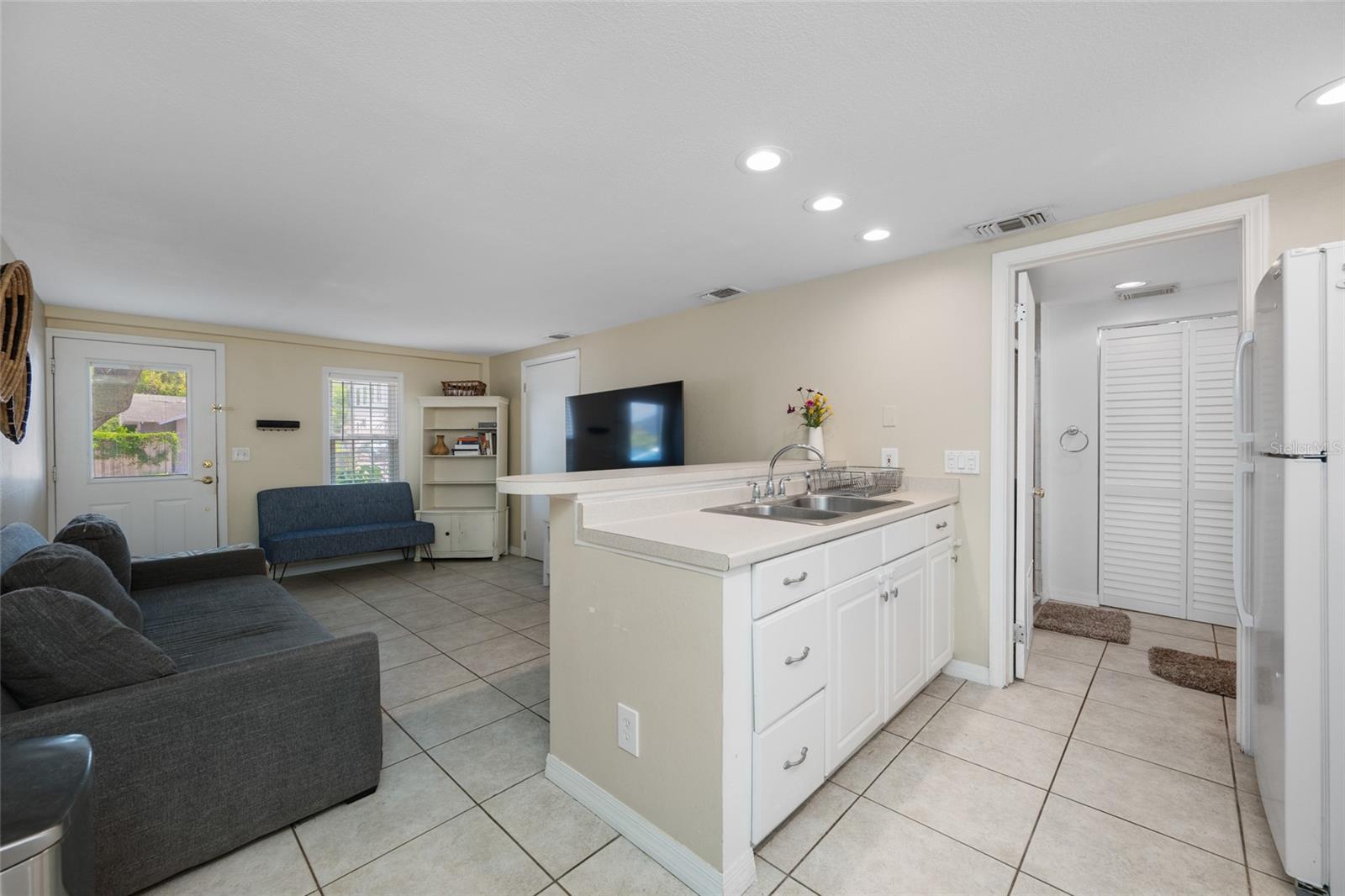 2415 11TH ST N, ST PETERSBURG, FL, 33704