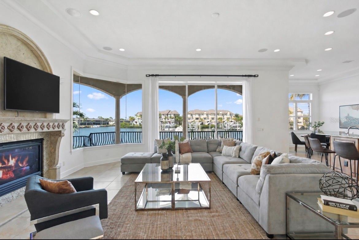 4130 CAUSEWAY VISTA DR, TAMPA, FL, 33615