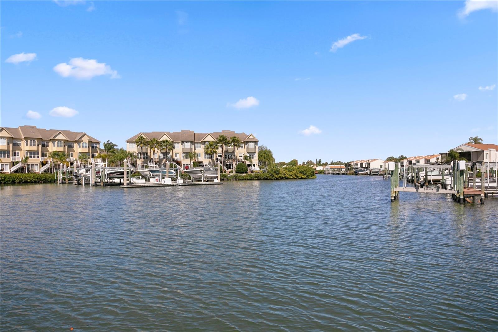 4130 CAUSEWAY VISTA DR, TAMPA, FL, 33615