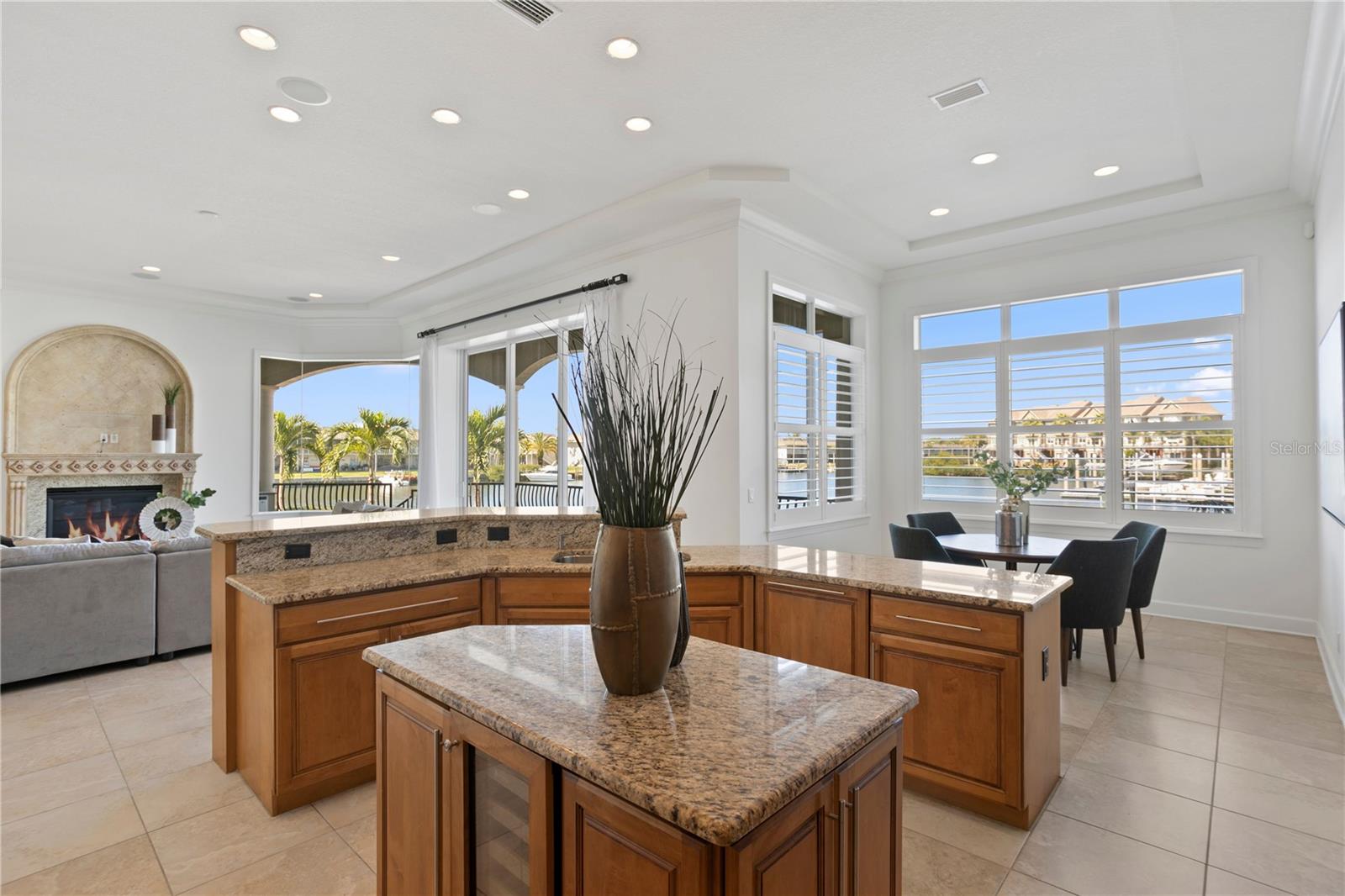 4130 CAUSEWAY VISTA DR, TAMPA, FL, 33615