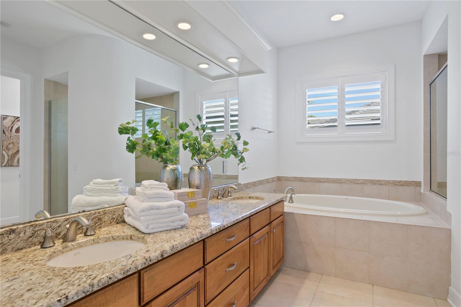 4130 CAUSEWAY VISTA DR, TAMPA, FL, 33615