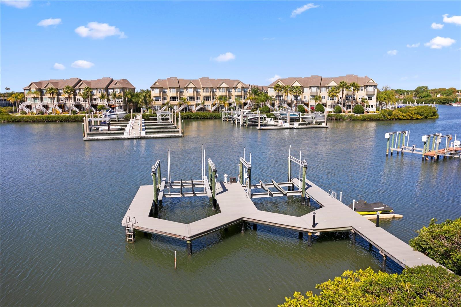 4130 CAUSEWAY VISTA DR, TAMPA, FL, 33615