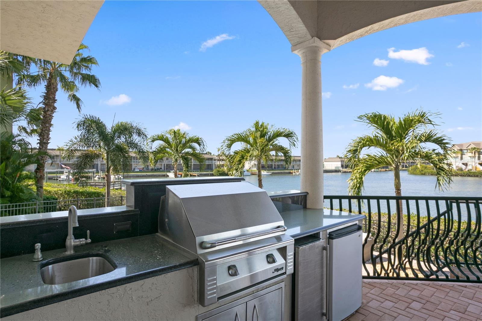 4130 CAUSEWAY VISTA DR, TAMPA, FL, 33615