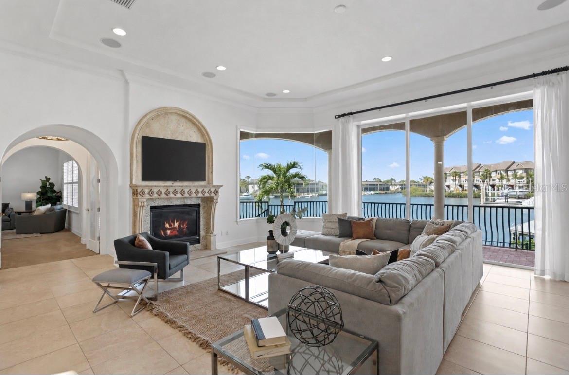 4130 CAUSEWAY VISTA DR, TAMPA, FL, 33615