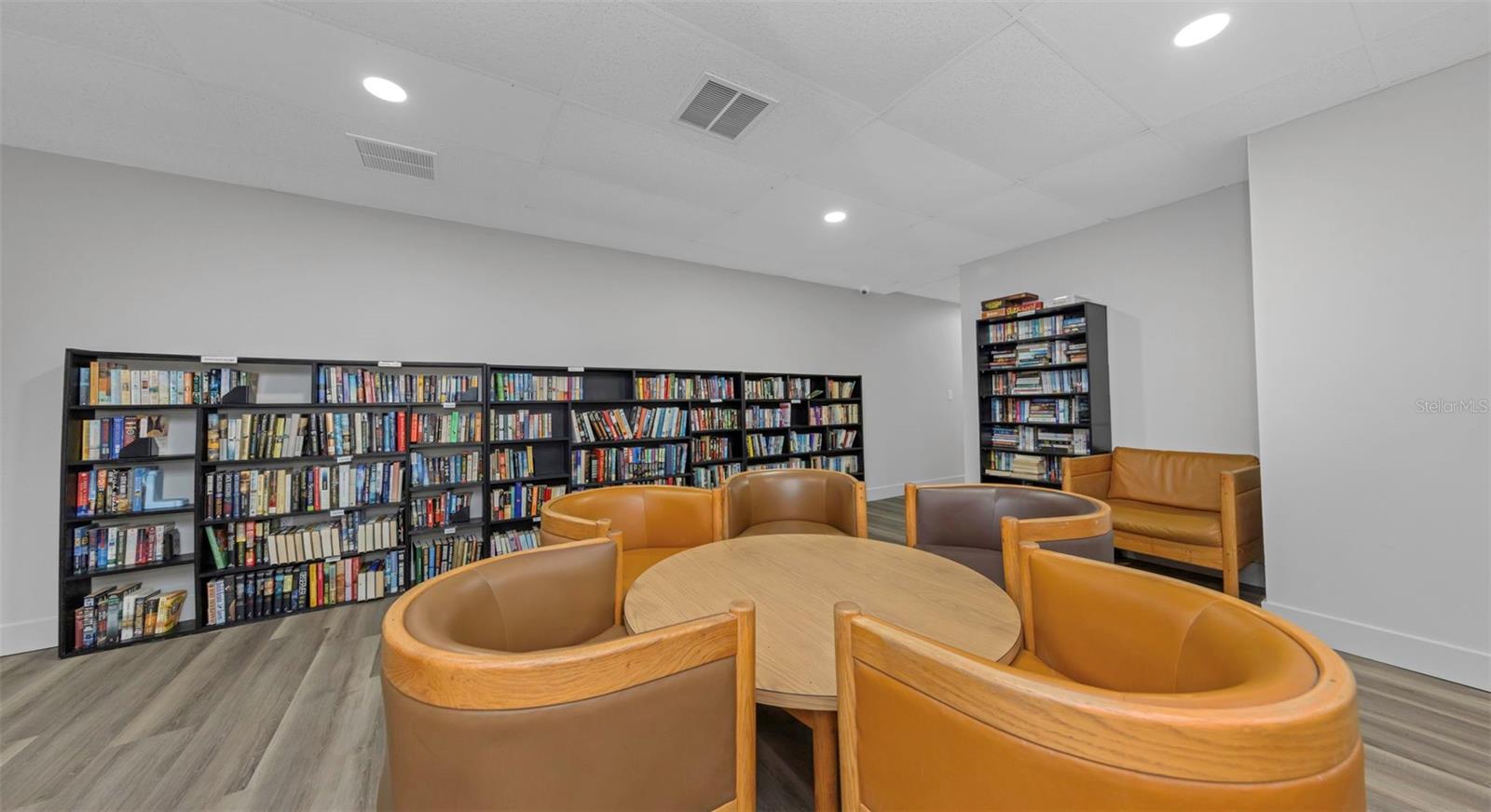 94 S HIGHLAND AVE #2401, TARPON SPRINGS, FL, 34689