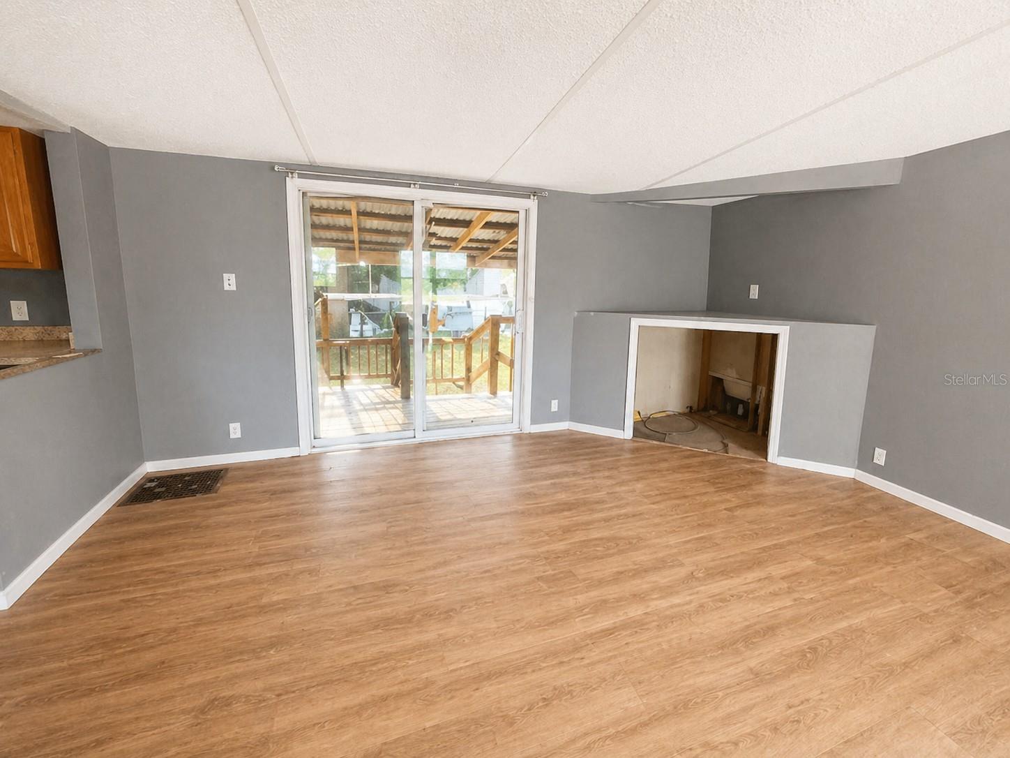 1935 FRUITLAND PARK CIR, EAGLE LAKE, FL, 33839