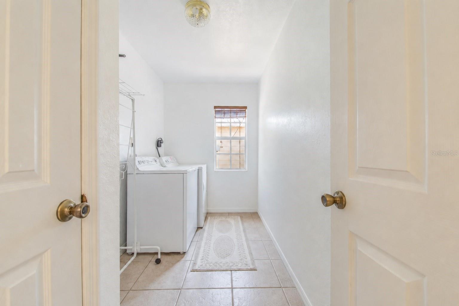 33 PINEWOOD DR, HAINES CITY, FL, 33844