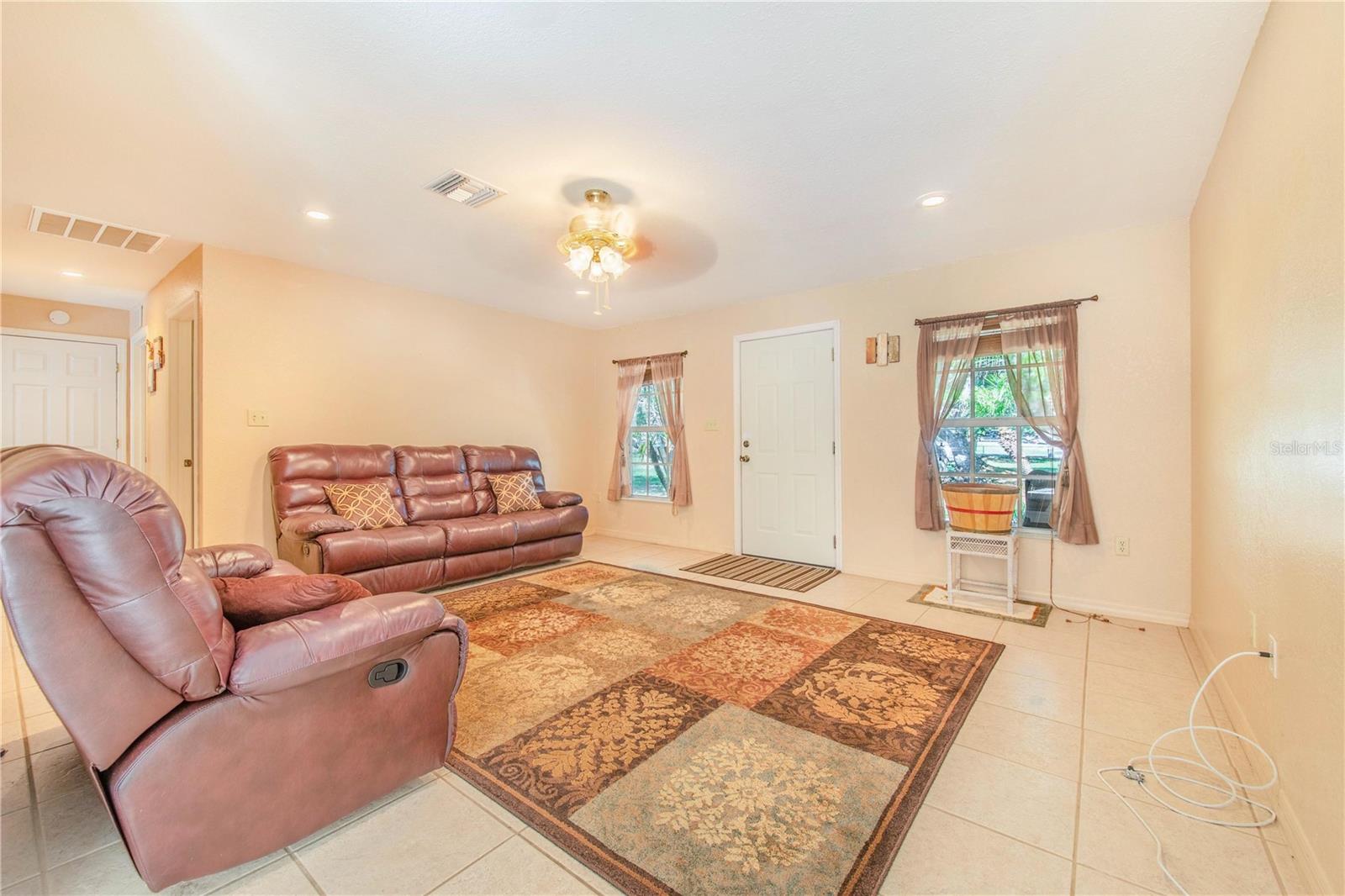 33 PINEWOOD DR, HAINES CITY, FL, 33844